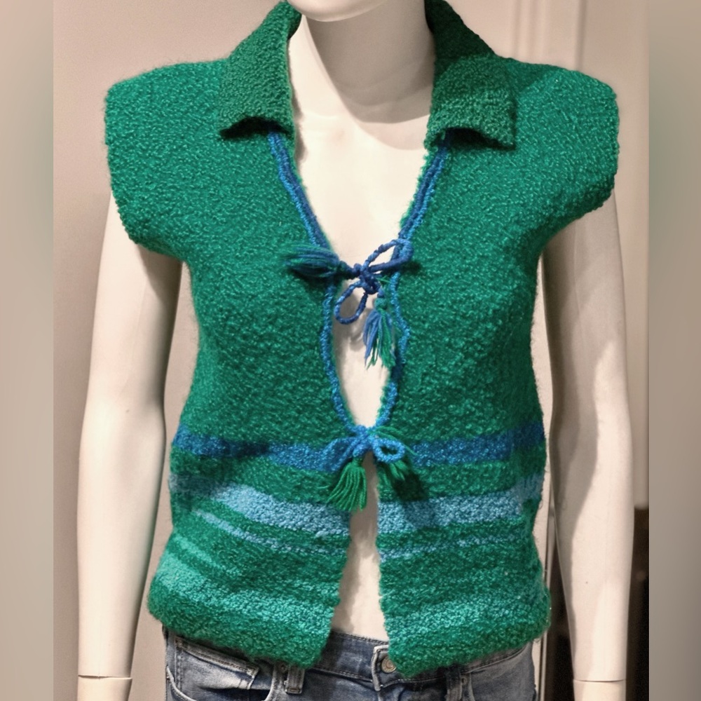 Vintage sheep knit vest. - Picture 2 of 12